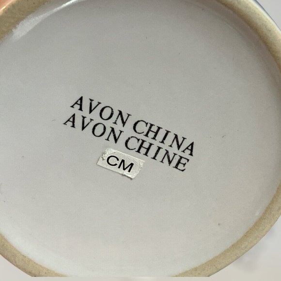 Avon Snowfamily Collection Set of Four Christmas Mugs, De Cadeaux New In Box - Picture 11 of 11